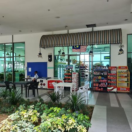 Retreat At Cybersquare Διαμέρισμα Cyberjaya Εξωτερικό φωτογραφία